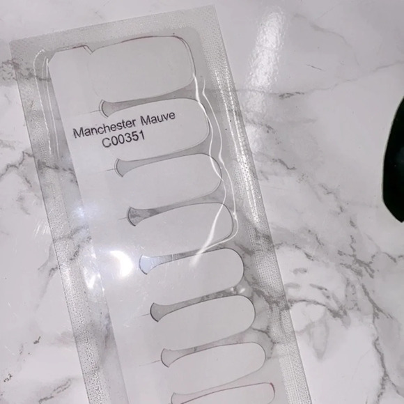 Color Street Manchester mauve nail set - Picture 3 of 3